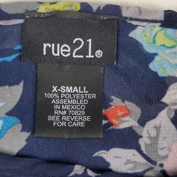 Rue21 Sheer Floral Blouse Shirt Crochet Knit 3/4 Sleeve Cuff Open Layer Back - Picture 3 of 5